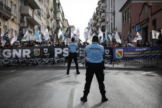 Polícias da PSP e Militares da GNR Manifestam-se em Lisboa Por Melhores Salários